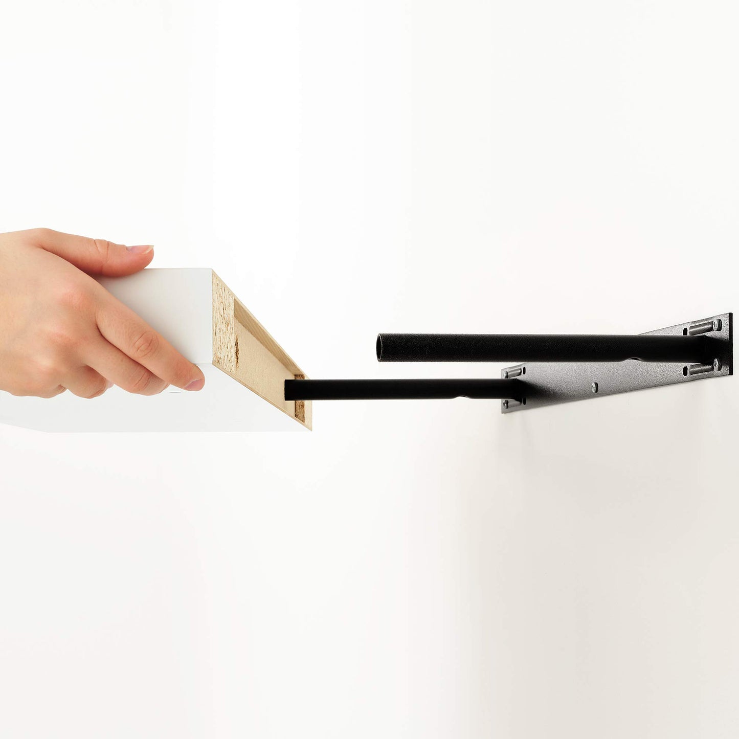 IKEA Mensola LACK bianco (26x110 cm) con hardware di montaggio nascosto.