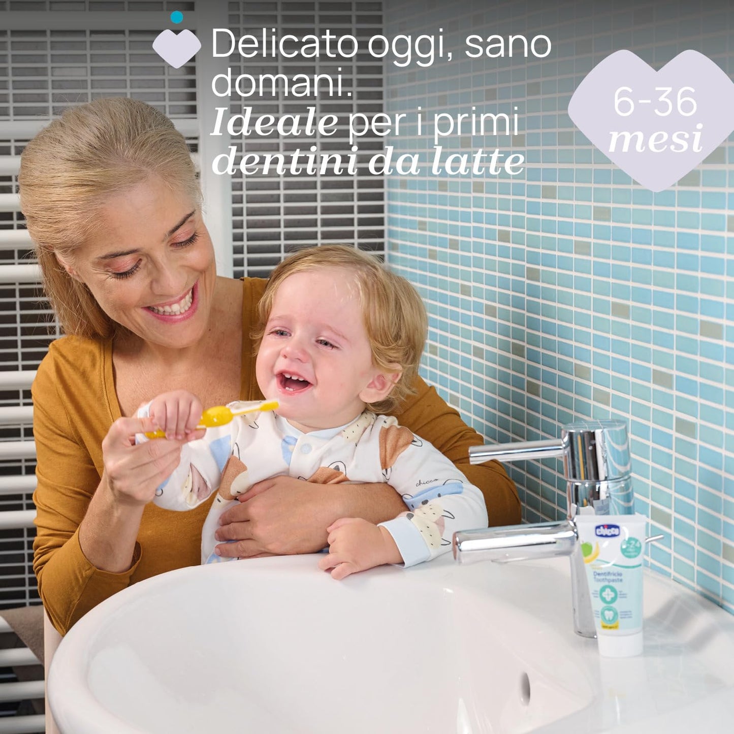 Chicco Set Spazzolino e Dentifricio per Bambini, Con Pratico Astuccio, Set Comprende Dentifricio Al Gusto Mela Banana e Spazzolino, Per i Primi Denti da Latte, Set da Viaggio, 6-36 Mesi, Azzurro