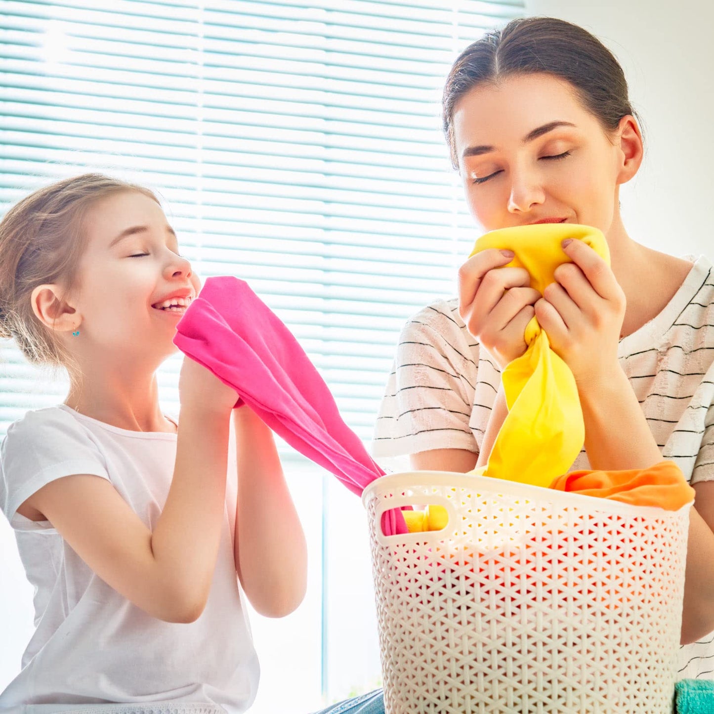 Vernel Carezza Delicata Ammorbidente Concentrato per Lavatrice Ipoallergenico Senza Coloranti per Pelli Sensibili Bucato Morbido Profumato 46 Lavaggi - 3 Flaconi da 1,15 Litri