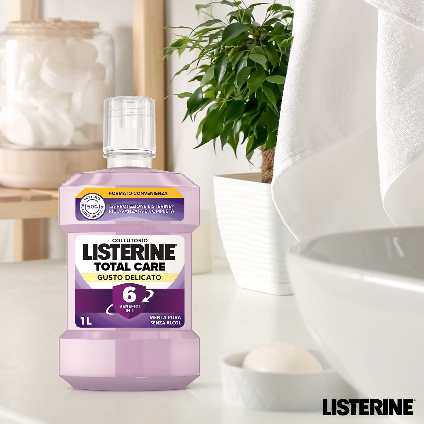 LISTERINE Collutorio, Total Care, Gusto Delicato, 6 Benefici in 1, Menta Delicata, Zero Alcol, Alito fresco - 2 x 1 L