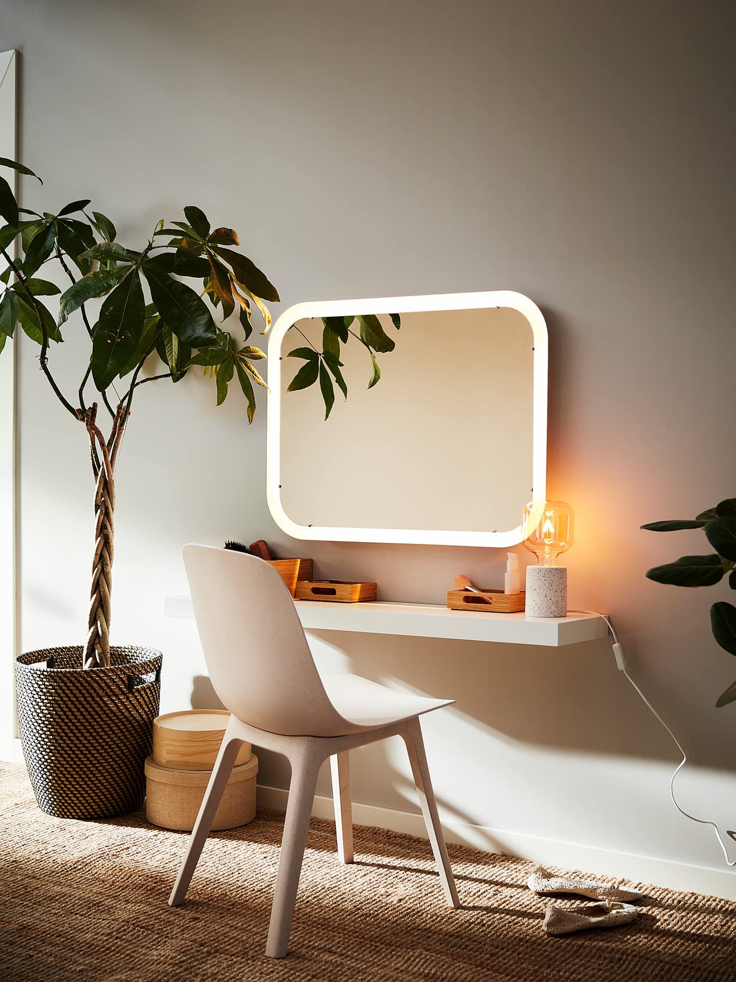 IKEA Mensola LACK bianco (26x110 cm) con hardware di montaggio nascosto.