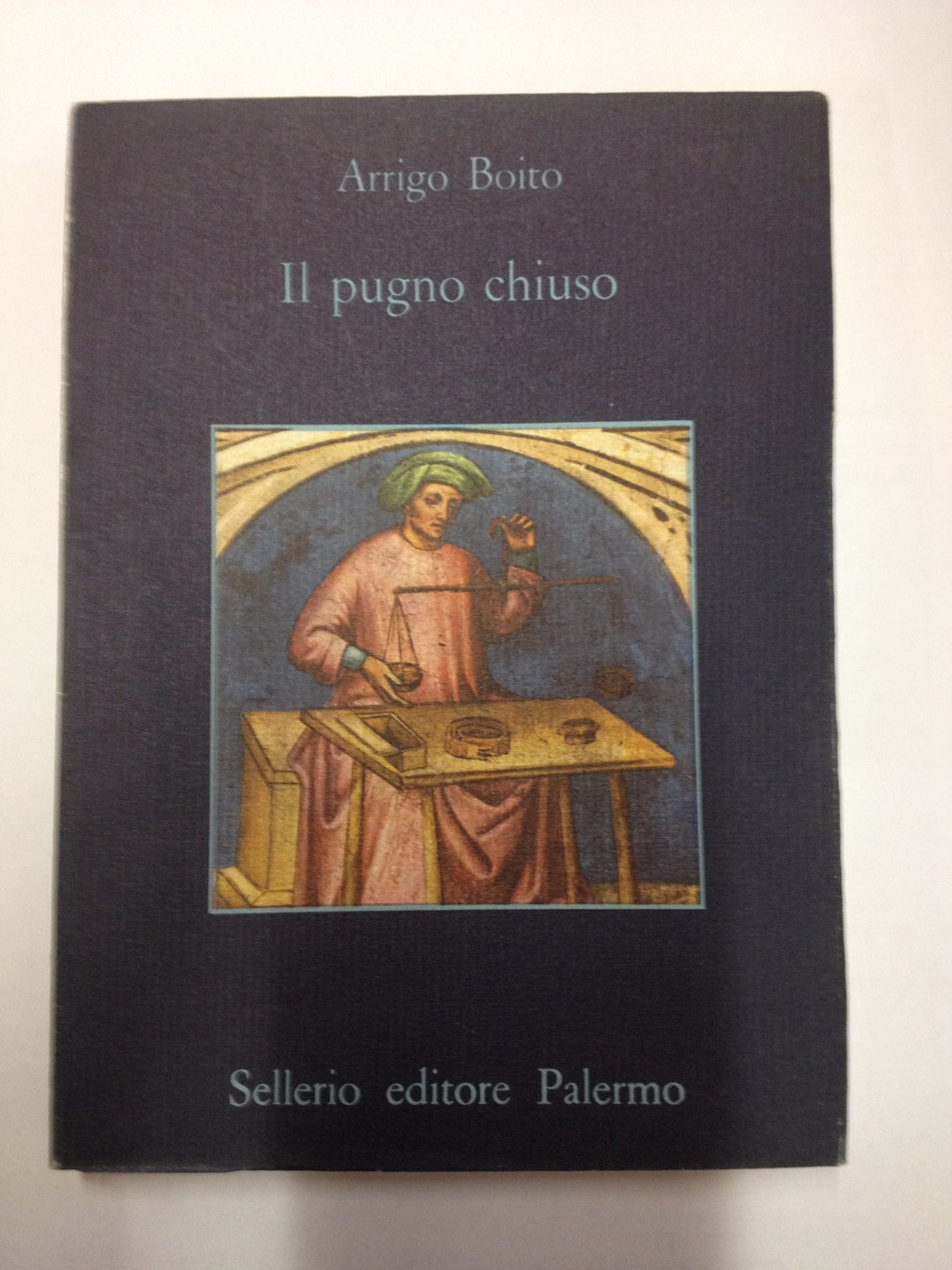 Il pugno chiuso