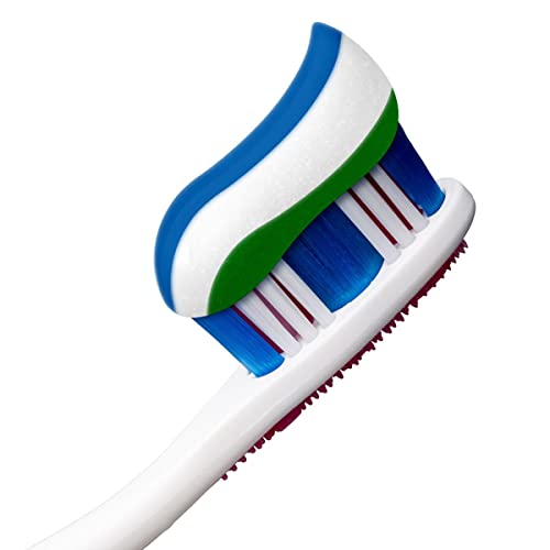 Colgate Dentifricio Triple Action, Tripla Azione per Protezione Carie, Denti Bianchi e Alito Fresco, 100 ml