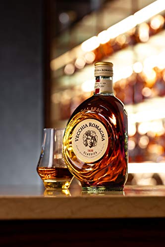 Vecchia Romagna Classica 70cl – Brandy invecchiato in botti di rovere, gusto fresco e delicato. 37,2% vol.