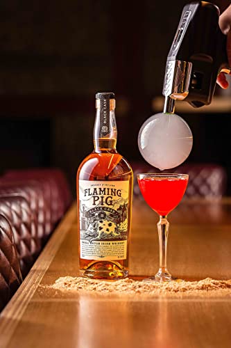 FLAMING PIG Black Cask | Irish Whiskey - 700 ml | Distillato artigianalmente | Godetevi l'autentico sapore irlandese maturato per 6 mesi in botti bruciate.