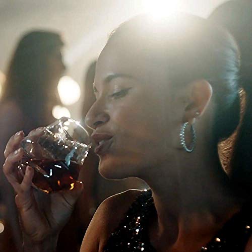 Vecchia Romagna Classica 70cl – Brandy invecchiato in botti di rovere, gusto fresco e delicato. 37,2% vol.