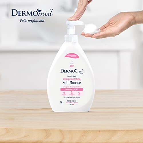 Dermomed Detergente Intimo Soft Mousse Sensitive con Agente Idratante e Lenitivo per l'Igiene Intima Esterna Deterge Delicatamente anche le Pelli Più Sensibili pH 4.5 Dispenser da 600 ml