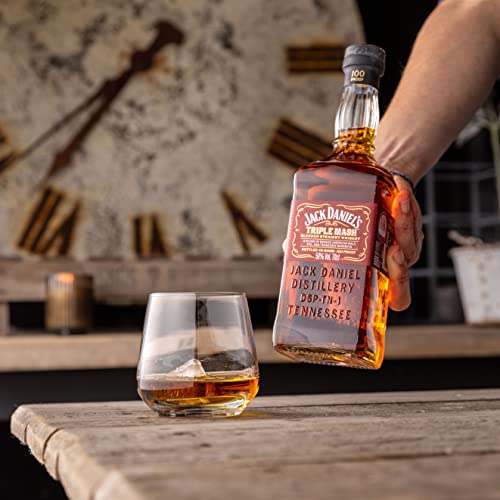 Jack Daniel’s Triple Mash - Whiskey Premium miscelato, nato dal legame di tre Whiskey premium.Note di miele, malto d’orzo e rovere morbido. Vol. 50% - 70cl