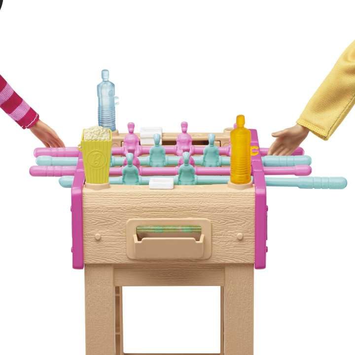 Barbie Playset Serata Giochi con Mini Bambola, Cucciolo, Biliardino e Accessori, Giocattolo per Bambini 3+Anni, GRG77