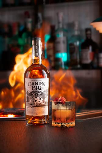 FLAMING PIG Black Cask | Irish Whiskey - 700 ml | Distillato artigianalmente | Godetevi l'autentico sapore irlandese maturato per 6 mesi in botti bruciate.