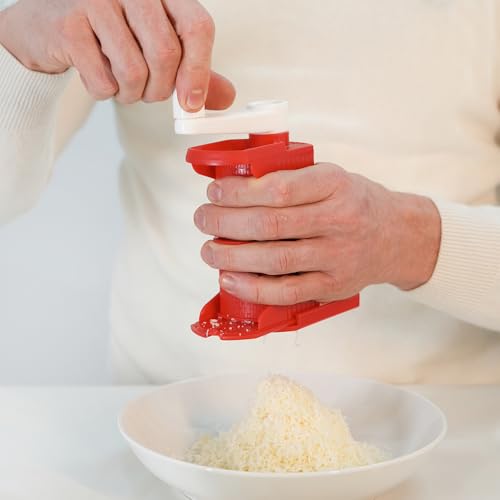 Rigamonti Parmesan Grater, Grattugia Manuale con Manovella, Rullo in Acciaio Inox per Formaggi, Cioccolato e Noci, BPA Free, Rosso, Smontabile e Lavabile in Lavastoviglie.