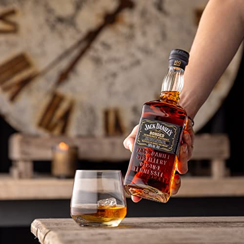 Jack Daniel’s Bonded Tennessee Whiskey - Whiskey Premium invecchiato in botti selezionate. Offre note di caramello, rovere e spezie. Vol. 50% - 70cl