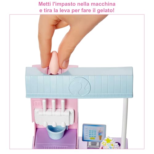 Barbie - Playset Gelateria con Bambola con Macchina per Gelato, Accessori, 2 Tipi di Pasta Modellabile, Giocattolo e Regalo per Bambini 4+ Anni, HCN46