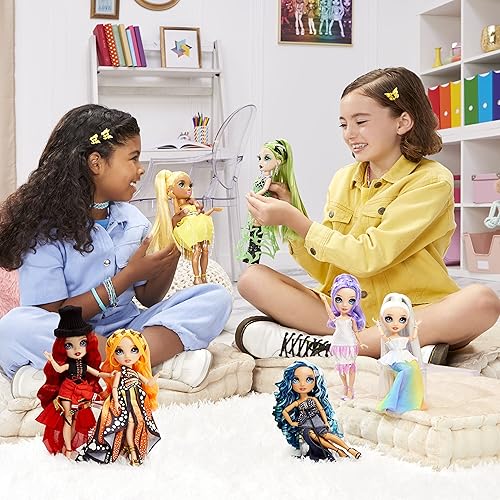 Rainbow High Fashion Doll con Slime & Animale - Ruby (Rosso) - Bambola scintillante da 28 cm con Slime scintillante, Animale Magico e Accessori Moda - Età 4-12 anni