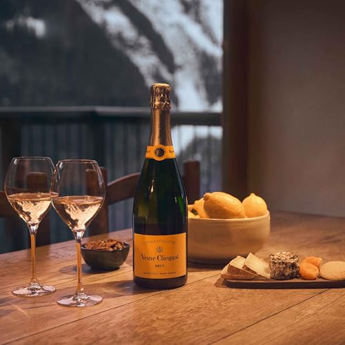 Veuve Clicquot Champagne Brut Yellow Label, 750ml