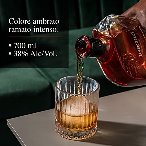 Ron Barceló Imperial – Bottiglia da 700 ml di Rum Ambrato, Invecchiato Naturalmente fino a 10 anni in Barrique di Rovere, Rum Dominicano da 100% Succo di Canna da Zucchero