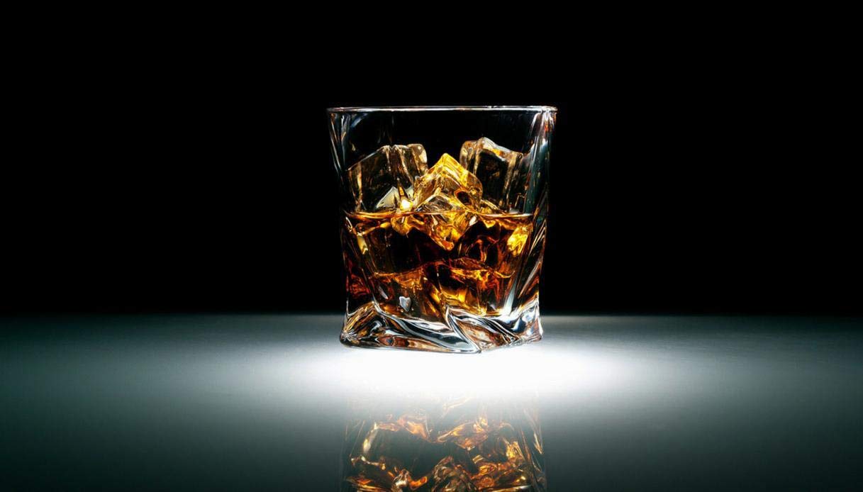 BLACK MOOSE THE AMERICAN WHISKEY BLENDED BOURBON AND GRAIN 1 LT