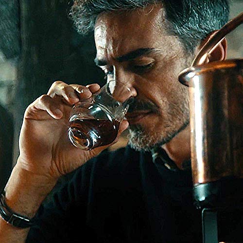 Vecchia Romagna Classica 70cl – Brandy invecchiato in botti di rovere, gusto fresco e delicato. 37,2% vol.