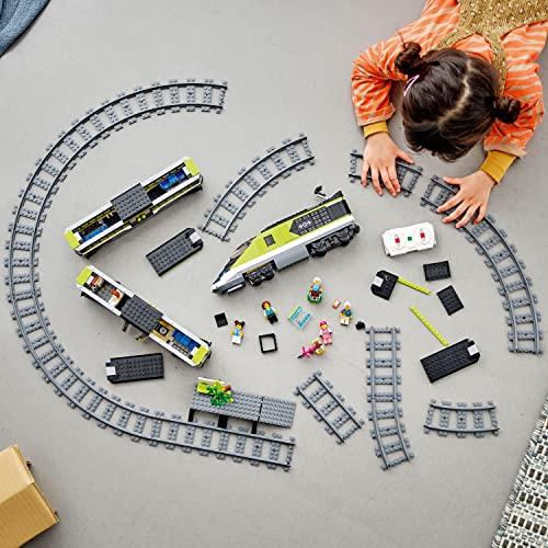 LEGO City Express 60337 - Set di giocattoli da costruzione con treno passeggeri con tecnologia potenziata, per ragazzi, ragazze e bambini dai 764 anni in su (764 pezzi)