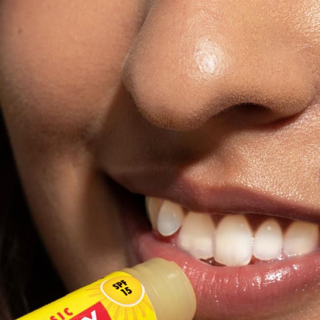 CARMEX Pomegranate SPF15 Lip Balm stick (4.25g) Antioxidant, Vitamin E, and soothing Aloe vera, Ultra Moisturising.