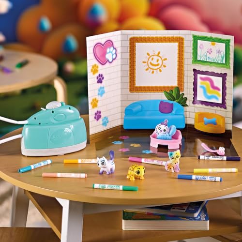 CRAYOLA Wahimals Pets - Spray Boutique, Set Attività Colora Lava Ricolora con 4 Cuccioli, Ambientazione Toletta e Aerografo a Batteria, Ideale da Regalare, Età Consigliata: da 3 Anni, 74-7517
