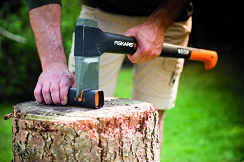 Fiskars Ascia e affilacoltelli Xsharp, nero