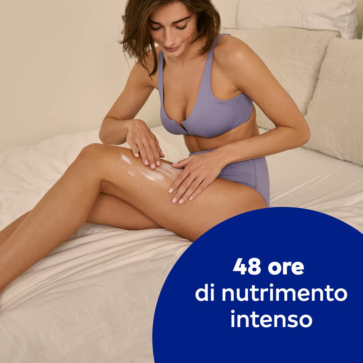 NIVEA Crema Corpo Nutriente, Crema idratante per pelle secca o molto secca, Formula arricchita con NIVEA Siero Idratazione Intensa, Olio di Mandorla Naturale e Vitamina E, 500ml