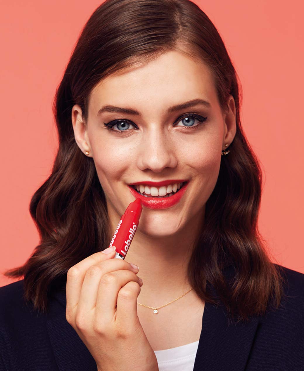 Labello Lips2Kß Color Lip Balm Hot Pink in Confezione da 3 (3 x 3 g), Cura delle Labbra con Colori intensi, Rossetto con Vera Cura Labello, Rosa