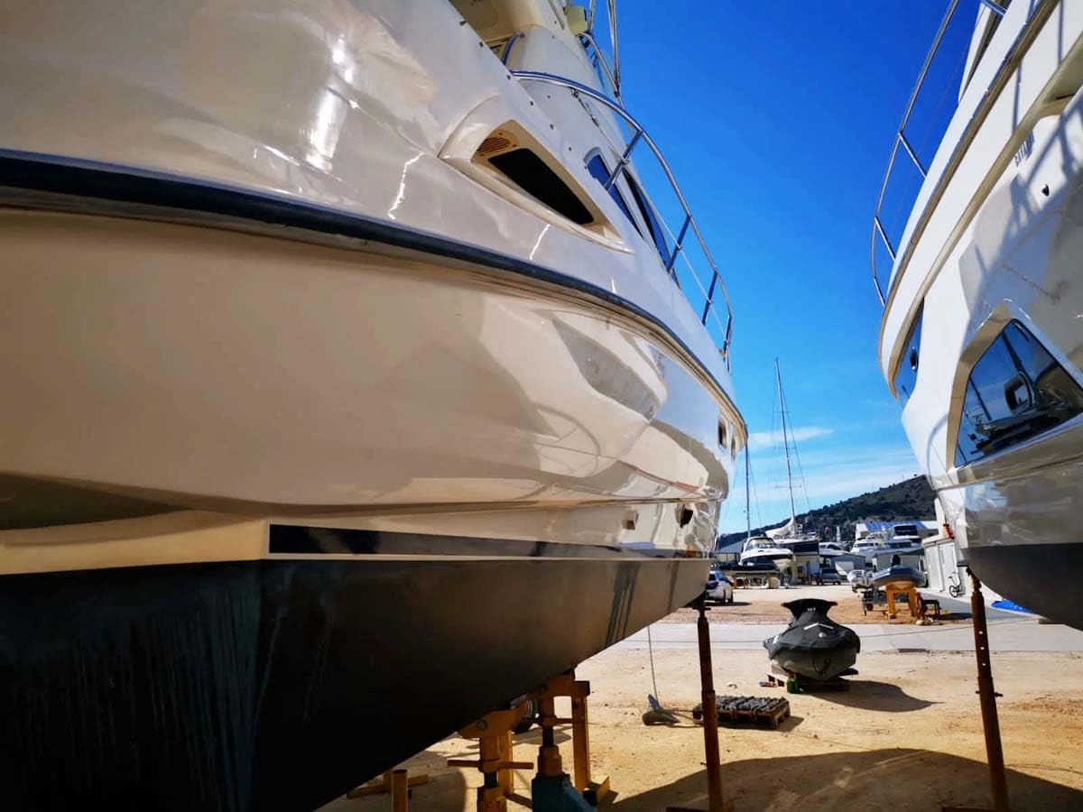BLUE MARINE Detergente lucidante abrasivo Rust 2.0 Inox, gelcoat, Alluminio, Ottone, Rame e Bronzo. Flacone 1 kg