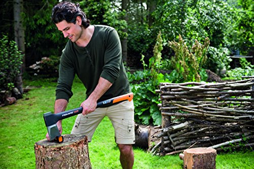 Fiskars Ascia e affilacoltelli Xsharp, nero