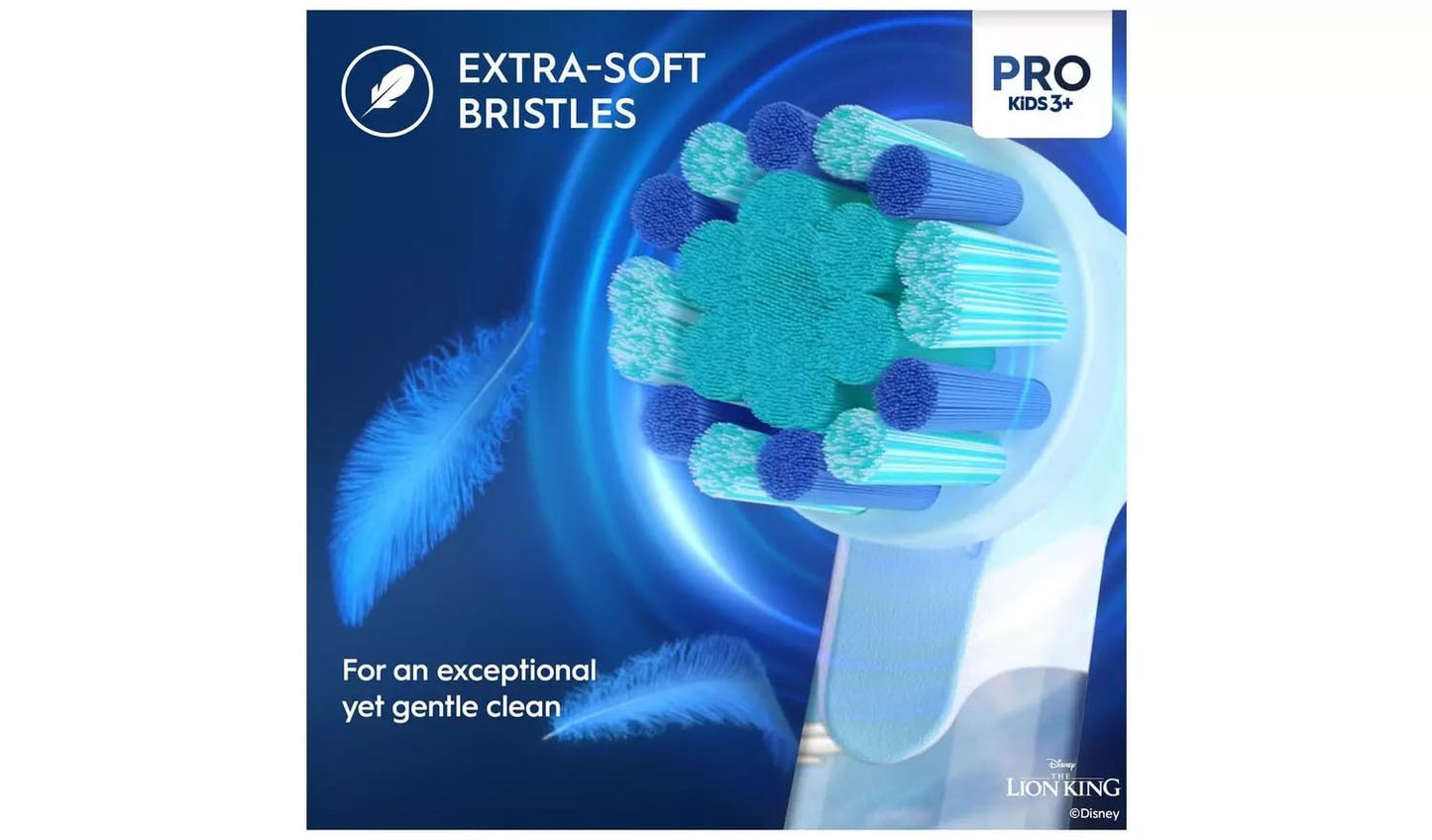 Oral-B Pro Kids König der Löwen - Spazzolino elettrico per bambini dai 3 anni in su, con modalità Sensitiv+ per la cura dei denti, setole extra morbide, 1 testina di ricambio, 4 adesivi