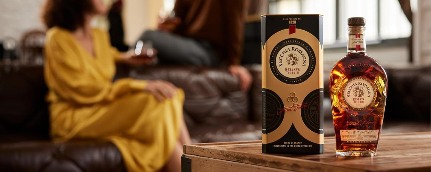 Vecchia Romagna Riserva Tre Botti 70cl – Blend di distillati invecchiati in tre botti differenti, gusto ricco e intenso. 40,8% vol.