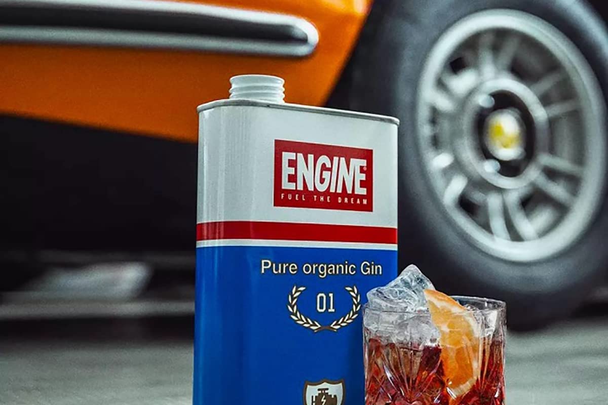 GIN ENGINE PACK, nr.1 latta Engine cl.50 + nr.6 Bicchieri in metallo + nr.1 Ice Bucket in metallo,il gin delle Langhe,"Pure Organic Gin",il gin artigianale 100% italiano e biologico,il Gin in Tanica