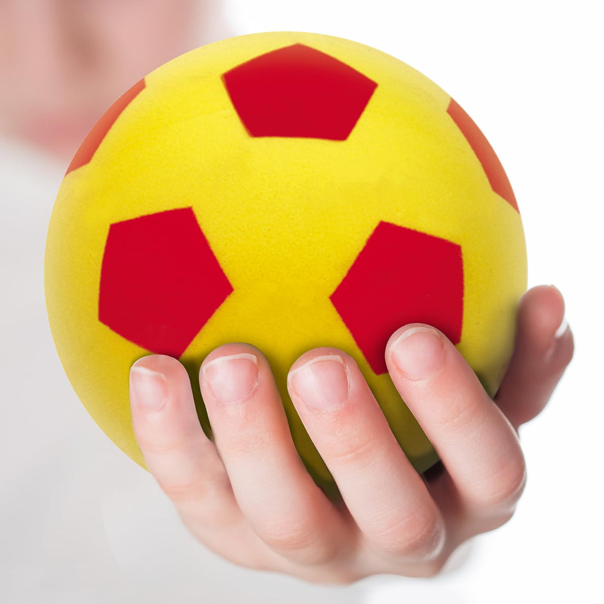 Mondo Toys - SOFT BALL 140 - Palla di spugna diametro 14 cm - 1 palla morbida - colori misti - 07851