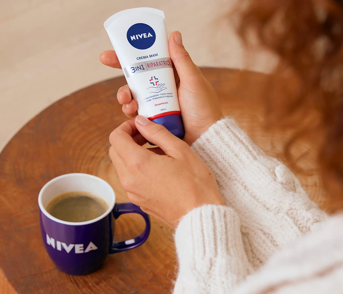 NIVEA Crema Mani Riparatrice 3in1 da 100 ml, Crema mani secche, arrossate e screpolate con Dexpanthenolo, Formula riparatrice e nutriente