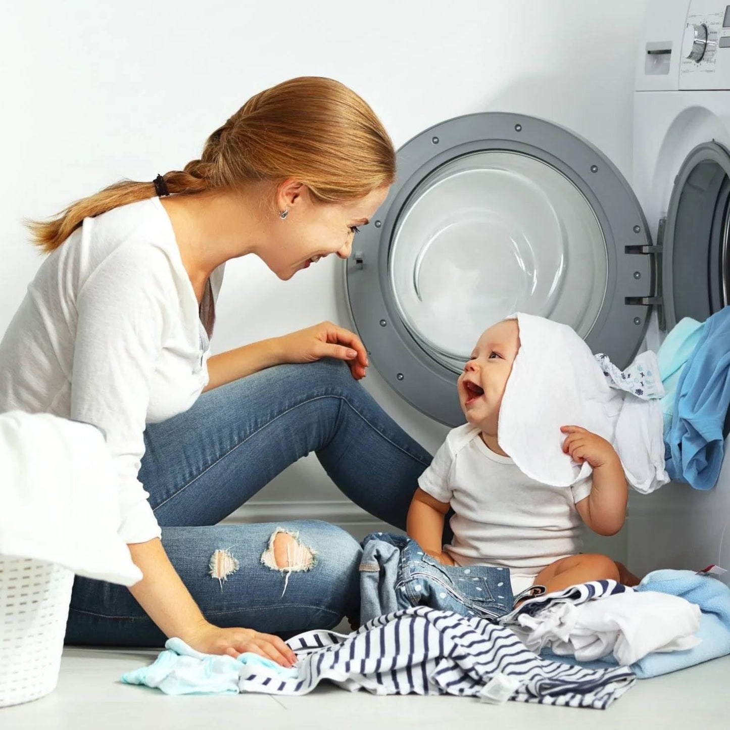 Vernel Carezza Delicata Ammorbidente Concentrato Per Lavatrice Per Pelli Sensibili e Delicate Senza Coloranti 28 Lavaggi 700 ml (2 Unità)