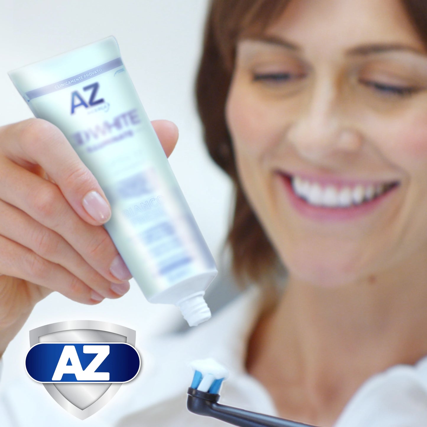 AZ Ricerca DENTIFRICIO 3D White Illuminate Express Whitening BIANCO GLOSSY, SBIANCA Rapidamente e PROTEGGE lo Smalto, RIMUOVE fino al 100% delle MACCHIE, Confezione da 6 (6x50ml), MENTA EUCALIPTO