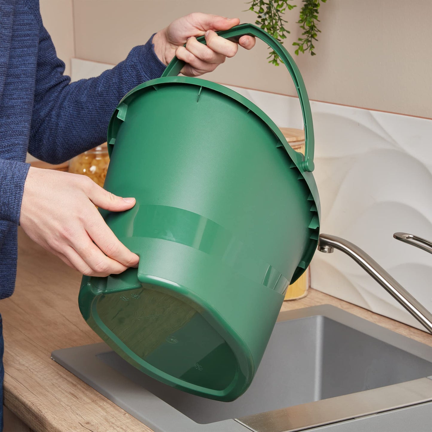 Spontex Eco Green 19800212 - Secchio in materiale riciclato al 100% con manico sul fondo del secchio, capacità 10 l, colore: Verde