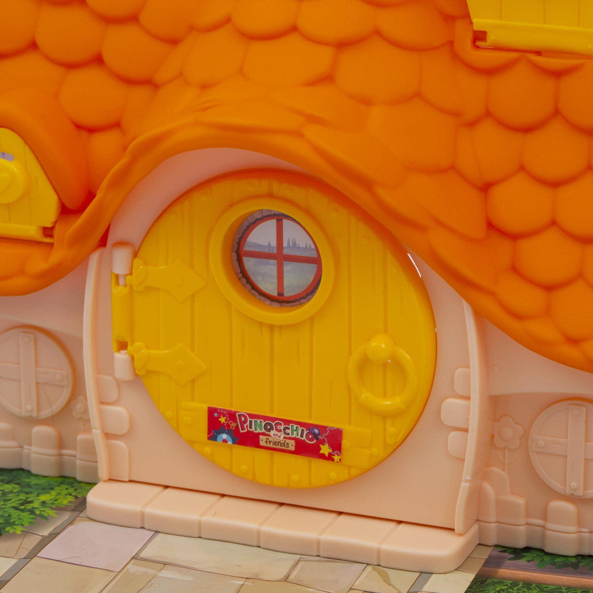 Giochi Preziosi Pinocchio - Playset Con Doppia Ambientazione La Casa E Il Negozio Di Giocattoli Di Geppetto Con 2 Personaggi Inclusi, Per Bambini A Partire Dai 3 Anni, PNH05000