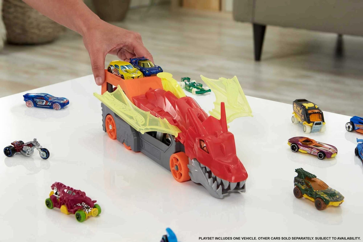 Hot Wheels GVG36 - Hungriger Hai-Transporter-Spielset mit 1 Fahrzeug im Maßstab 1:64, Spielzeug Autorennbahn für Kinder von 4 bis 8 Jahren