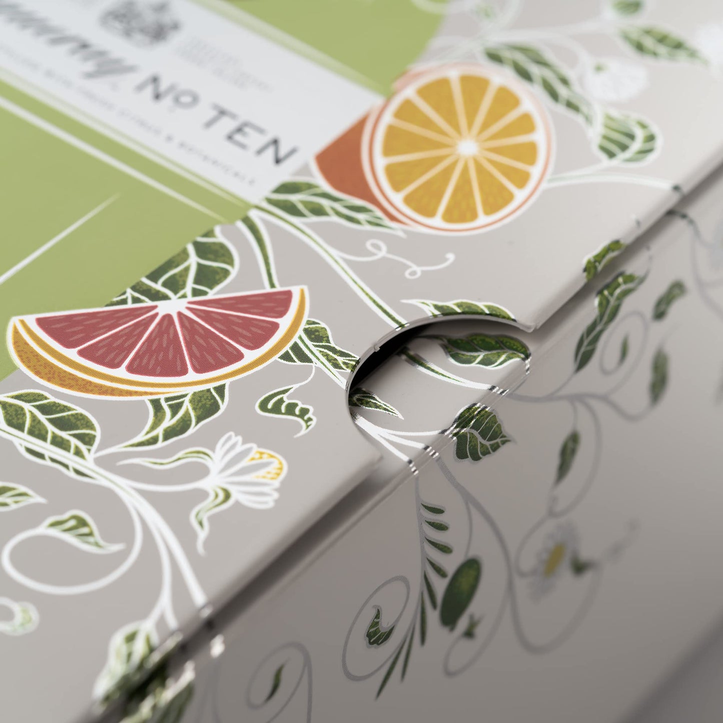 Tanqueray No. Ten Distilled en caja para regalo, ginebra, 700 ml