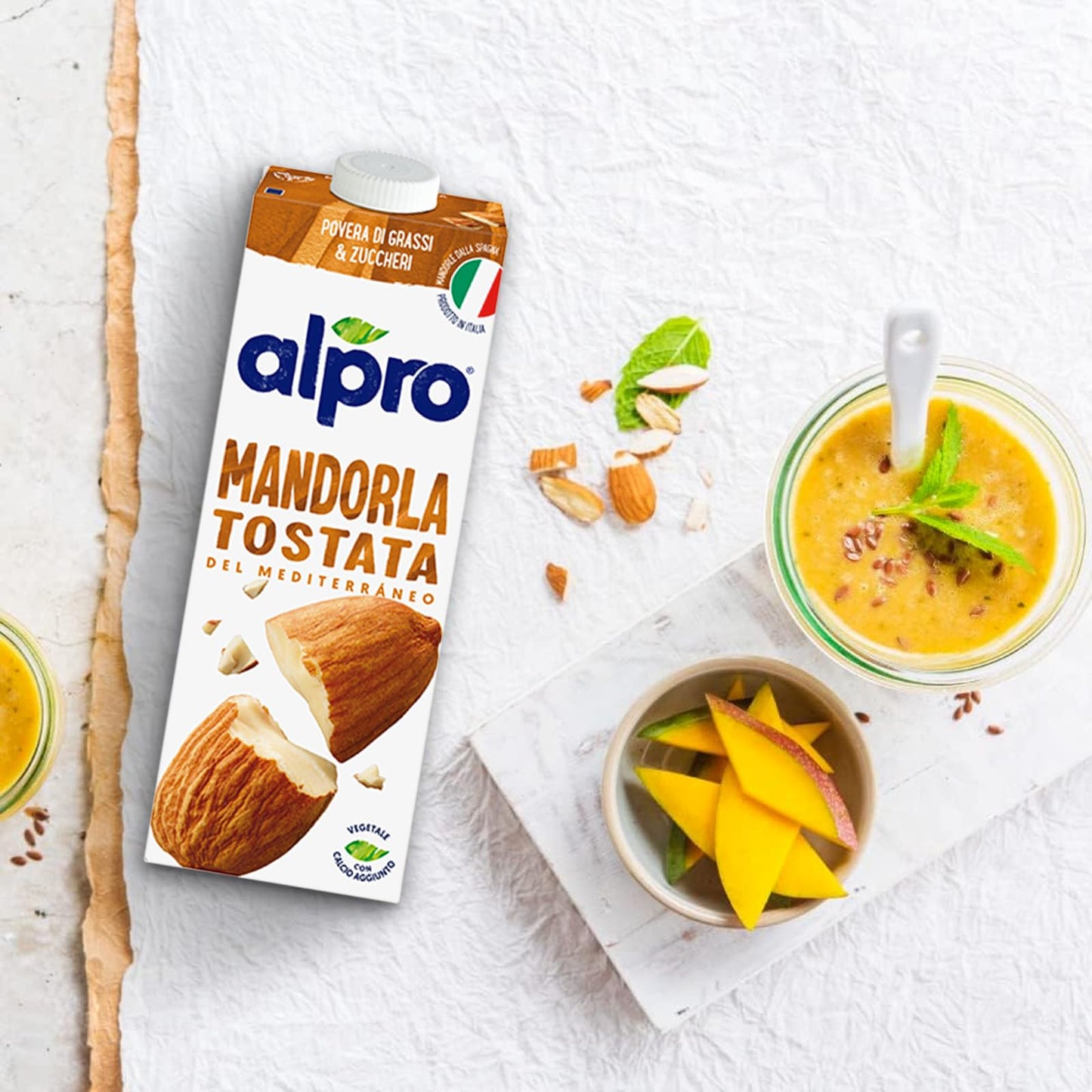 ALPRO CLASSICO, Bevanda alla MANDORLA, 100% vegetale con vitamine B2, B12 e D2, E (8 confezioni x 1 Litro)
