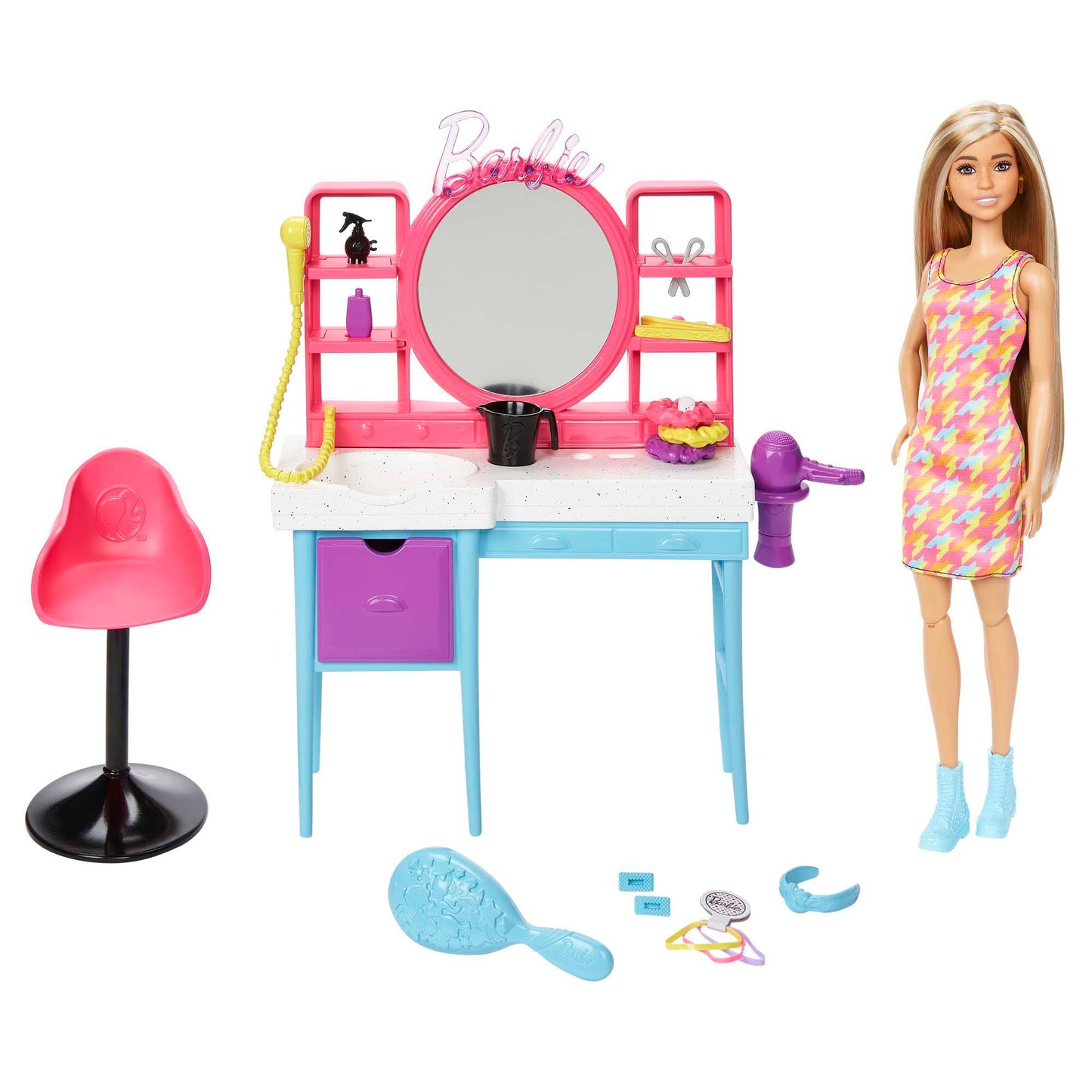 Barbie - Playset Salone di Bellezza Bambola Super Chioma, include 1 bambola con capelli lunghi cambia-colore, abito pied-de-poule e 15+ accessori per capelli, giocattolo per bambini, 3+ anni, HKV00