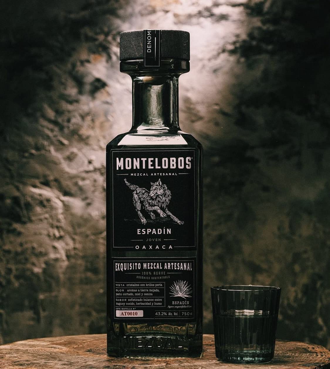 Montelobos Montelobos ESPADIN Joven 100% Agave Mezcal Artesanal 43,2% Vol. 0,7l - 700 ml