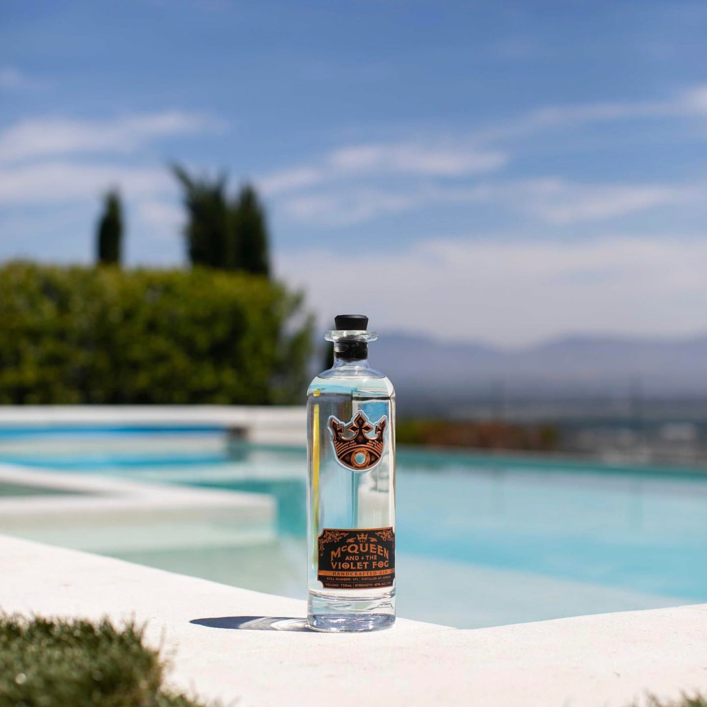 McQueen and the Violet Fog Handcrafted Gin 40% Vol. 0,7l