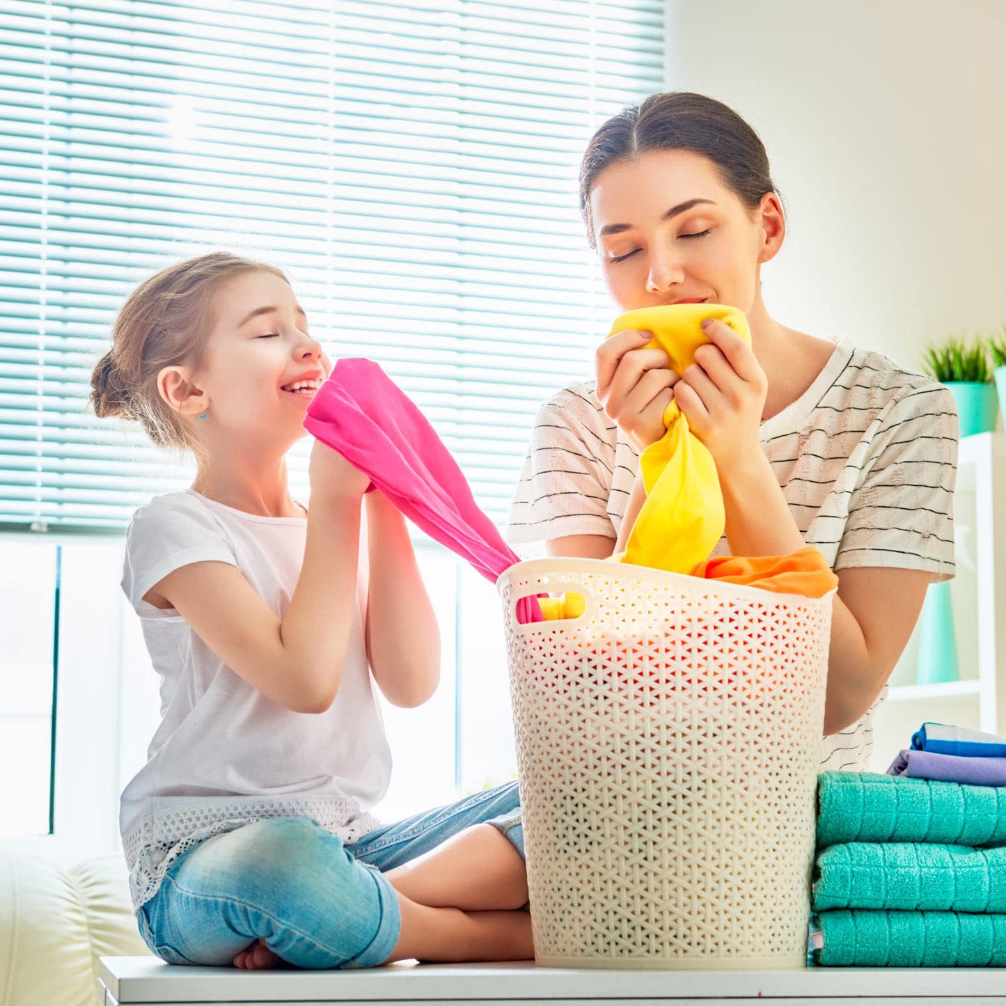 Vernel Fresh Control Freschezza Floreale Ammorbidente Liquido Concentrato con Tecnologia Neutralizza Odori e Tappo Dosatore Per Tessuti Misti e Sintetici - 3 Flaconi da 700ml