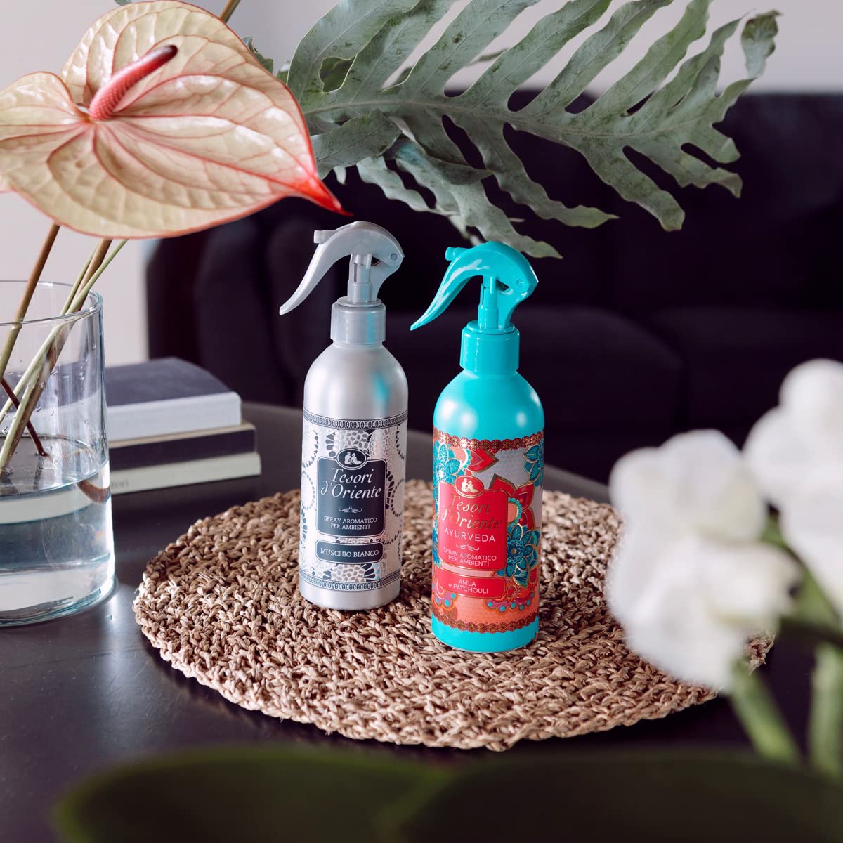 Tesori d'Oriente - Profumatore Casa Spray Ayurveda, dalle Note di Amla e Patchouli, Crea un’Atmosfera Raffinata e Accogliente con Poche Vaporizzazioni, 250 ml