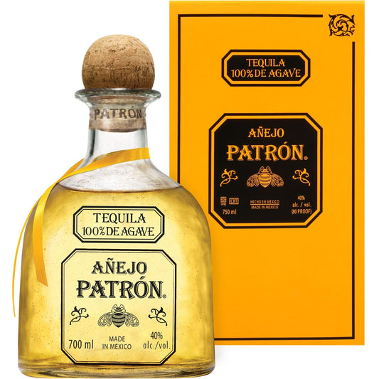 PATRÓN Añejo Premium Tequila, Vol. 40%, 70 cl / 700 ml, creata in Messico in piccoli lotti a partire dal 100% della migliore agave Weber Blue, invecchiata per oltre 12 mesi in botti di rovere