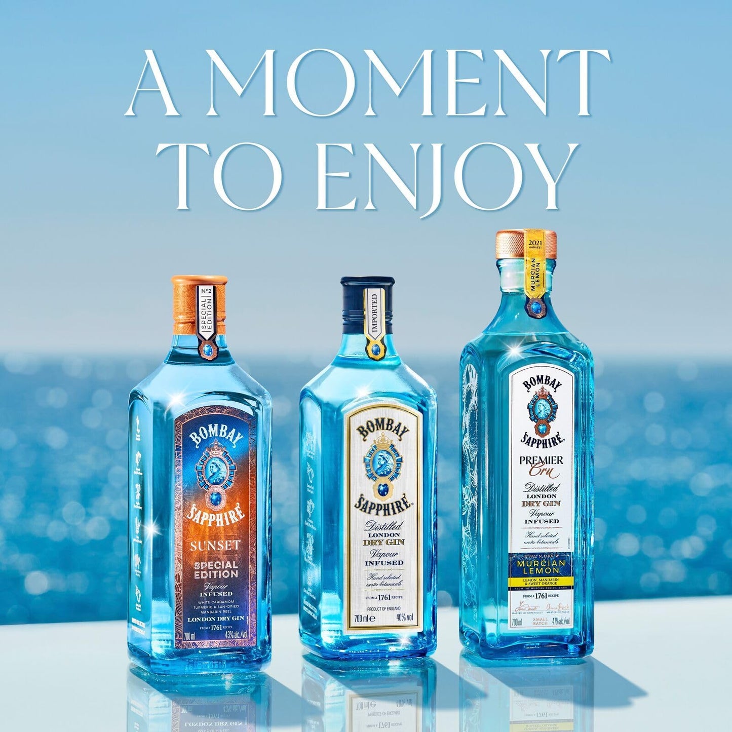 Miniature di Bombay Sapphire London Dry Gin, 40% vol., 5 cl / 50 ml (Confezione da 12), gin 100% infuso a vapore con 10 botanical accuratamente selezionati