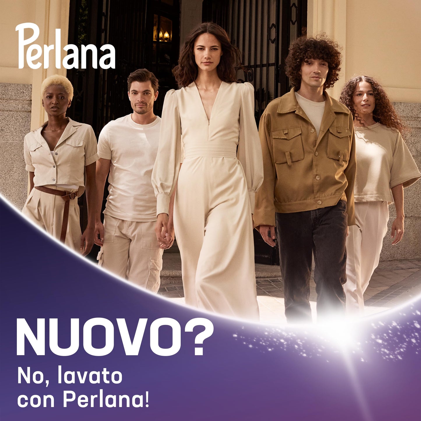 Perlana Detersivo per Chiari e Bianchi (28 lavaggi), Detersivo lavatrice liquido per tutti i capi chiari e bianchi, Detersivo bucato anti-ingrigimento che rinnova le fibre e ravviva i colori